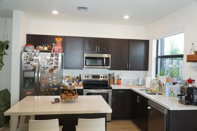 21435 NE 2nd Place, Miami, FL 33161
