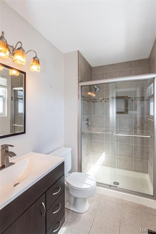 11668 Holly Springs Drive, St Louis, MO 63146