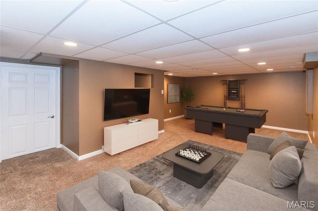 11668 Holly Springs Drive, St Louis, MO 63146