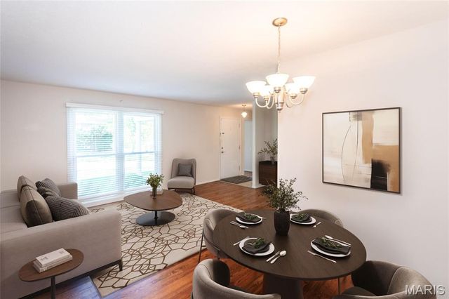 11668 Holly Springs Drive, St Louis, MO 63146