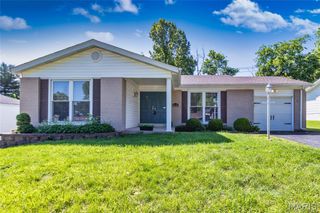 11668 Holly Springs Drive, St Louis, MO 63146