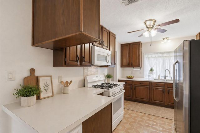 8611 Humphreys Drive, Houston, TX 77083