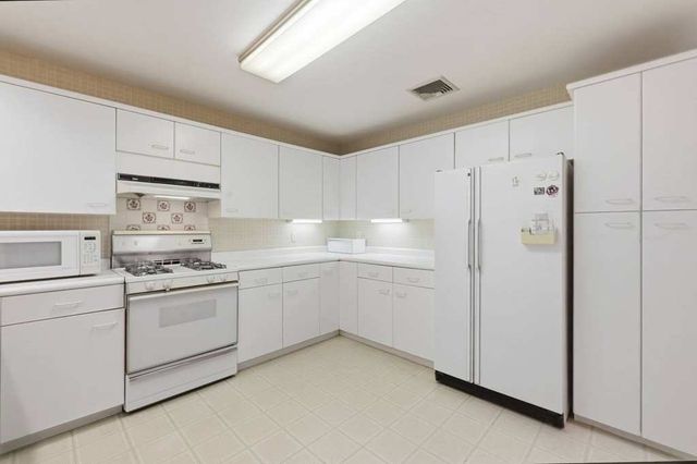770 Salisbury St 555, Worcester, MA 01609