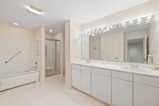 770 Salisbury St 555, Worcester, MA 01609