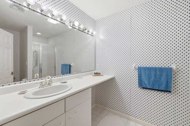 770 Salisbury St 555, Worcester, MA 01609