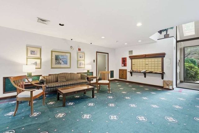 770 Salisbury St 555, Worcester, MA 01609