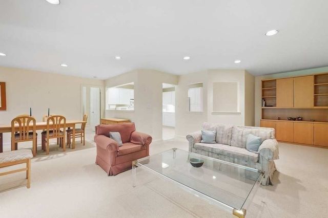 770 Salisbury St 555, Worcester, MA 01609