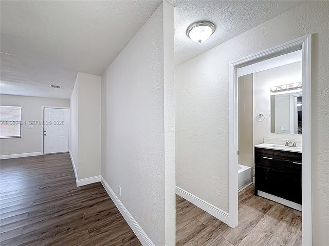 1800 NW 52nd Ave 1800, Lauderhill, FL 33313