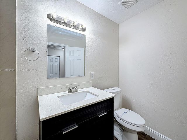 1800 NW 52nd Ave 1800, Lauderhill, FL 33313