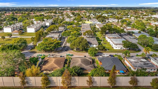 1800 NW 52nd Ave 1800, Lauderhill, FL 33313