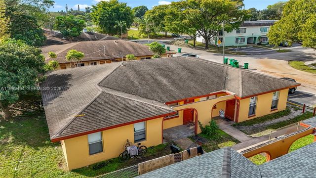 1800 NW 52nd Ave 1800, Lauderhill, FL 33313