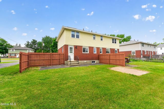 30 Commodore Street, Colonie, NY 12205