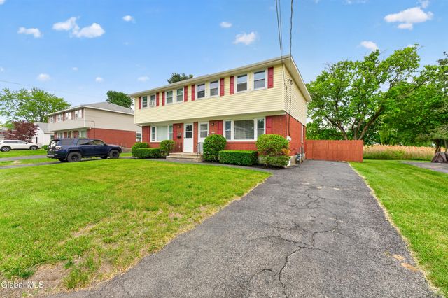 30 Commodore Street, Colonie, NY 12205