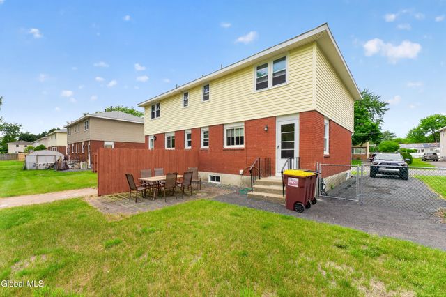 30 Commodore Street, Colonie, NY 12205