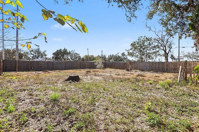 5223 17TH STREET COURT E, Bradenton, FL 34203