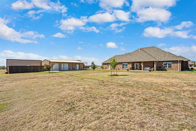 7306 SW Pecan Meadow Dr, Lawton, OK 73505