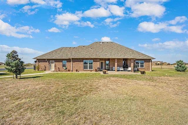 7306 SW Pecan Meadow Dr, Lawton, OK 73505