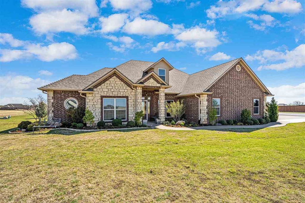 7306 SW Pecan Meadow Dr, Lawton, OK 73505
