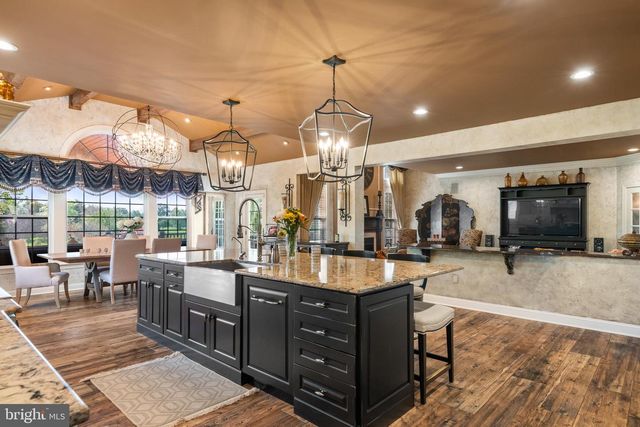 93 HEARTHSTONE CIR, Phoenixville, PA 19460