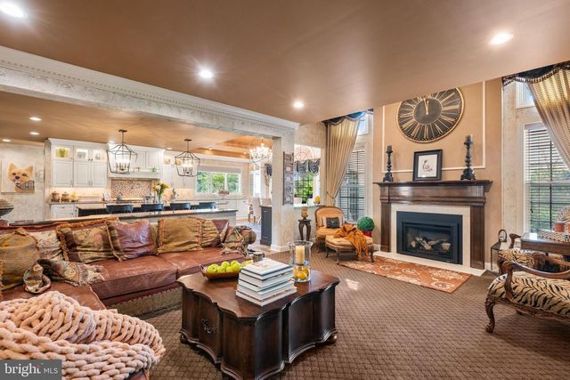 93 HEARTHSTONE CIR, Phoenixville, PA 19460
