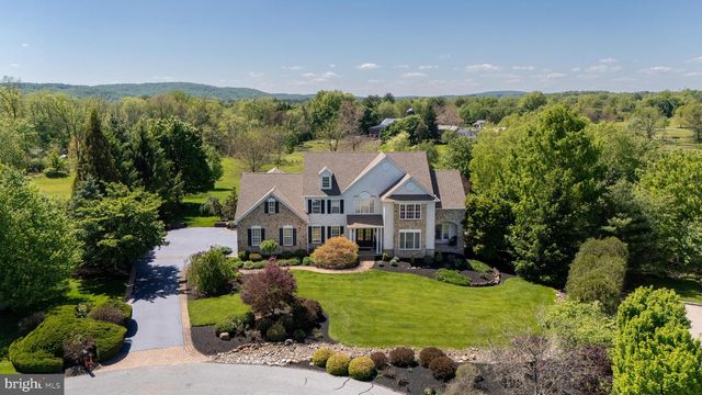 93 HEARTHSTONE CIR, Phoenixville, PA 19460