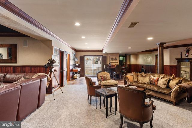 93 HEARTHSTONE CIR, Phoenixville, PA 19460