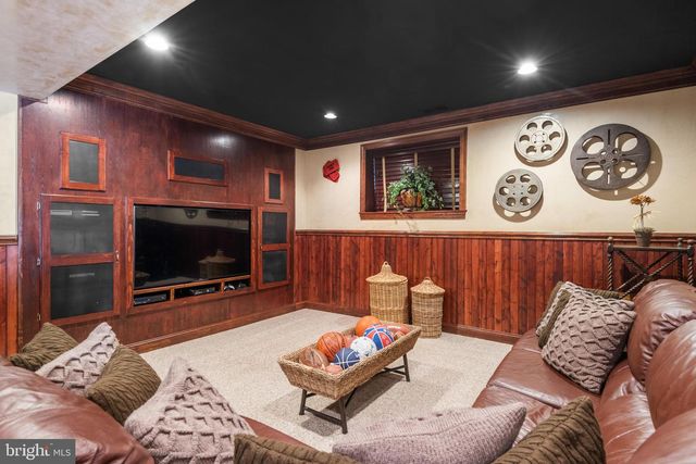 93 HEARTHSTONE CIR, Phoenixville, PA 19460