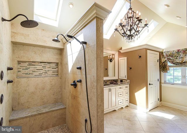 93 HEARTHSTONE CIR, Phoenixville, PA 19460