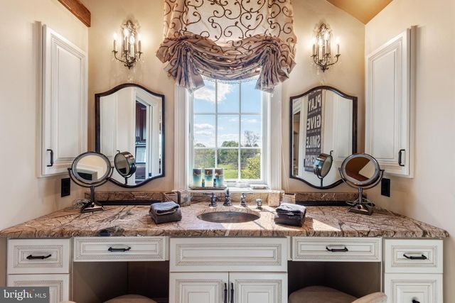 93 HEARTHSTONE CIR, Phoenixville, PA 19460