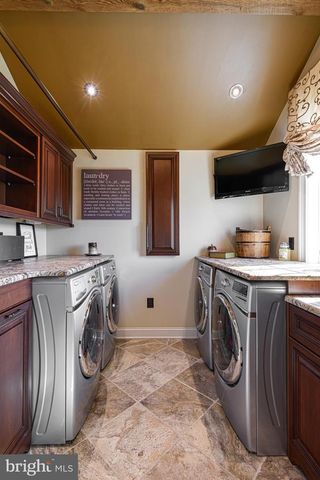 93 HEARTHSTONE CIR, Phoenixville, PA 19460