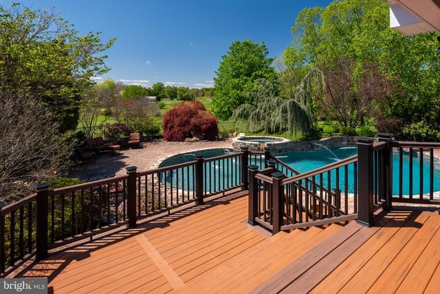93 HEARTHSTONE CIR, Phoenixville, PA 19460