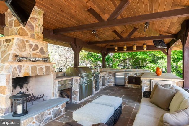 93 HEARTHSTONE CIR, Phoenixville, PA 19460
