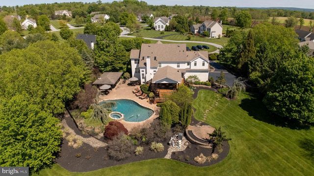 93 HEARTHSTONE CIR, Phoenixville, PA 19460