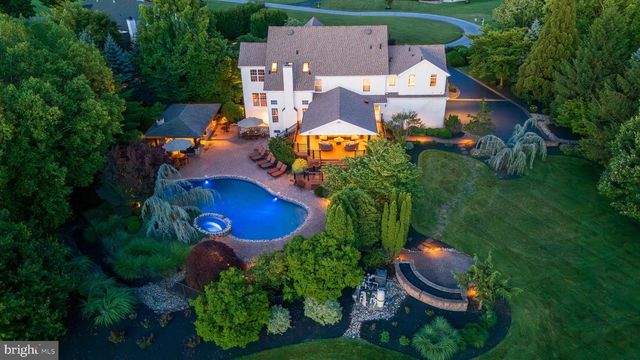 93 HEARTHSTONE CIR, Phoenixville, PA 19460