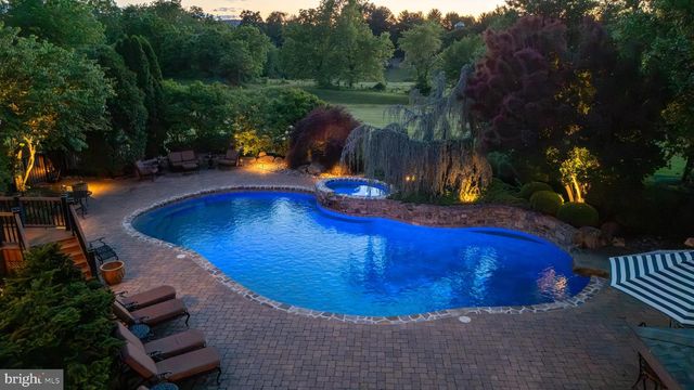 93 HEARTHSTONE CIR, Phoenixville, PA 19460