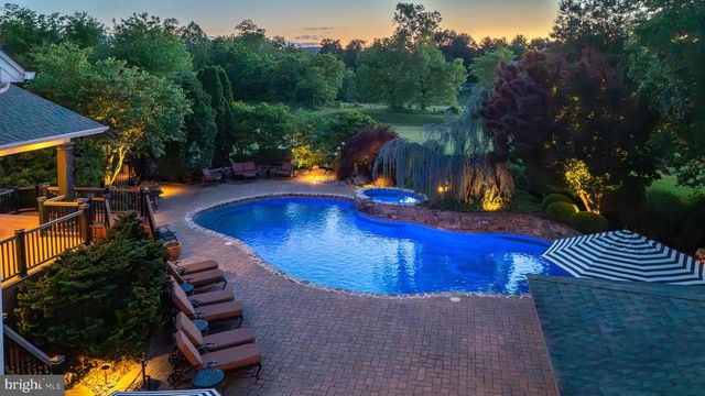 93 HEARTHSTONE CIR, Phoenixville, PA 19460
