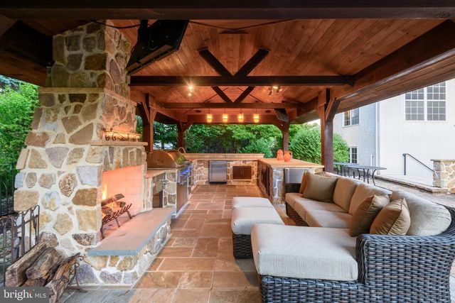 93 HEARTHSTONE CIR, Phoenixville, PA 19460