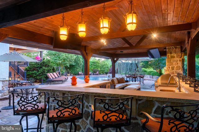 93 HEARTHSTONE CIR, Phoenixville, PA 19460