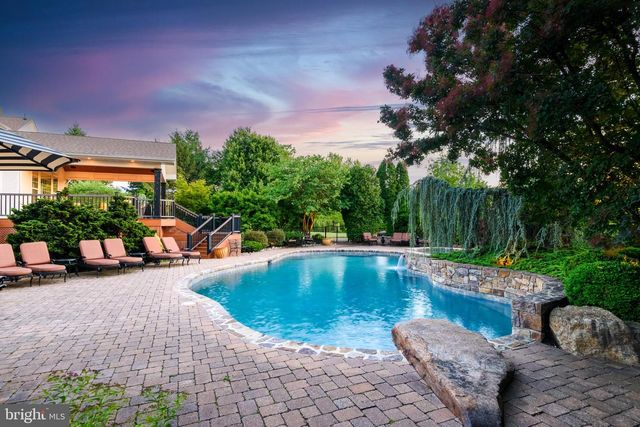 93 HEARTHSTONE CIR, Phoenixville, PA 19460