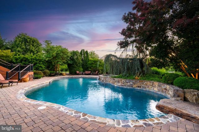 93 HEARTHSTONE CIR, Phoenixville, PA 19460