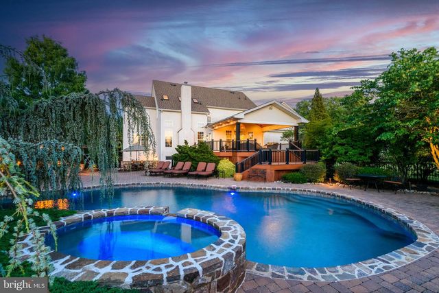 93 HEARTHSTONE CIR, Phoenixville, PA 19460