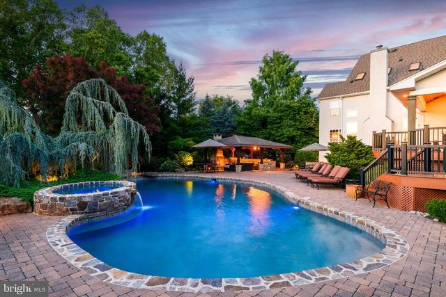 93 HEARTHSTONE CIR, Phoenixville, PA 19460
