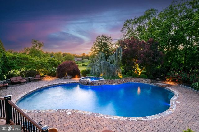 93 HEARTHSTONE CIR, Phoenixville, PA 19460