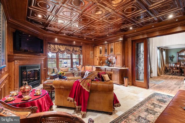 93 HEARTHSTONE CIR, Phoenixville, PA 19460