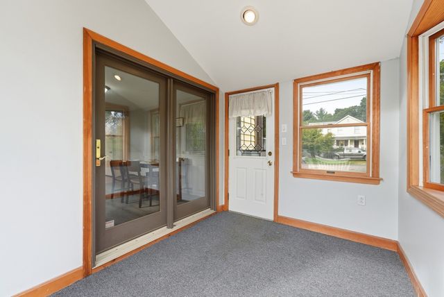 73 Edmund St, East Longmeadow, MA 01028
