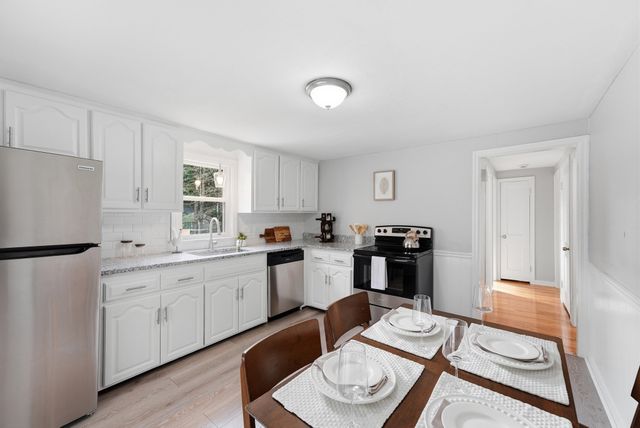 73 Edmund St, East Longmeadow, MA 01028