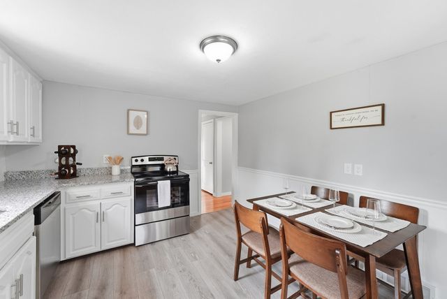 73 Edmund St, East Longmeadow, MA 01028