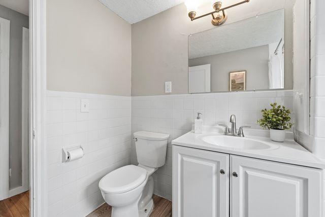 73 Edmund St, East Longmeadow, MA 01028