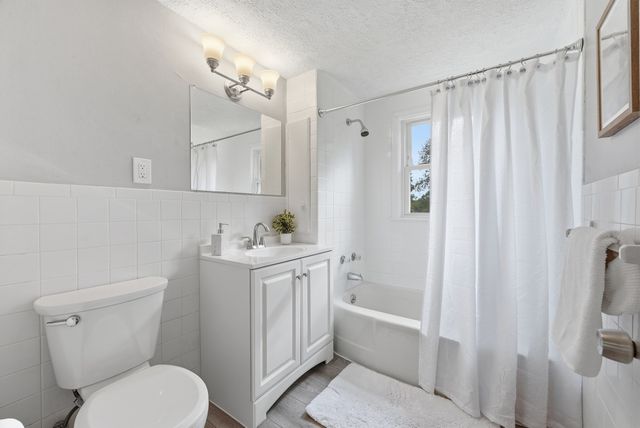 73 Edmund St, East Longmeadow, MA 01028