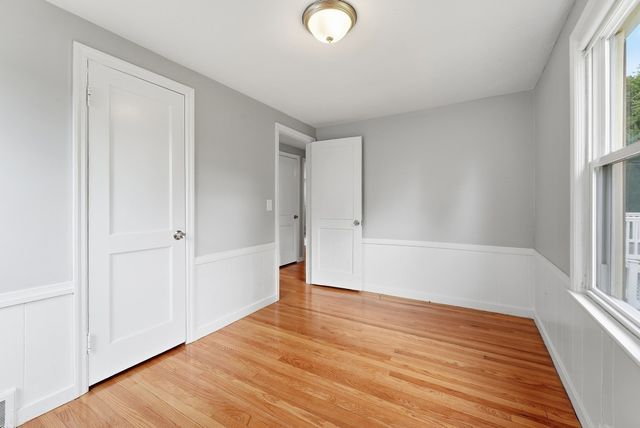 73 Edmund St, East Longmeadow, MA 01028
